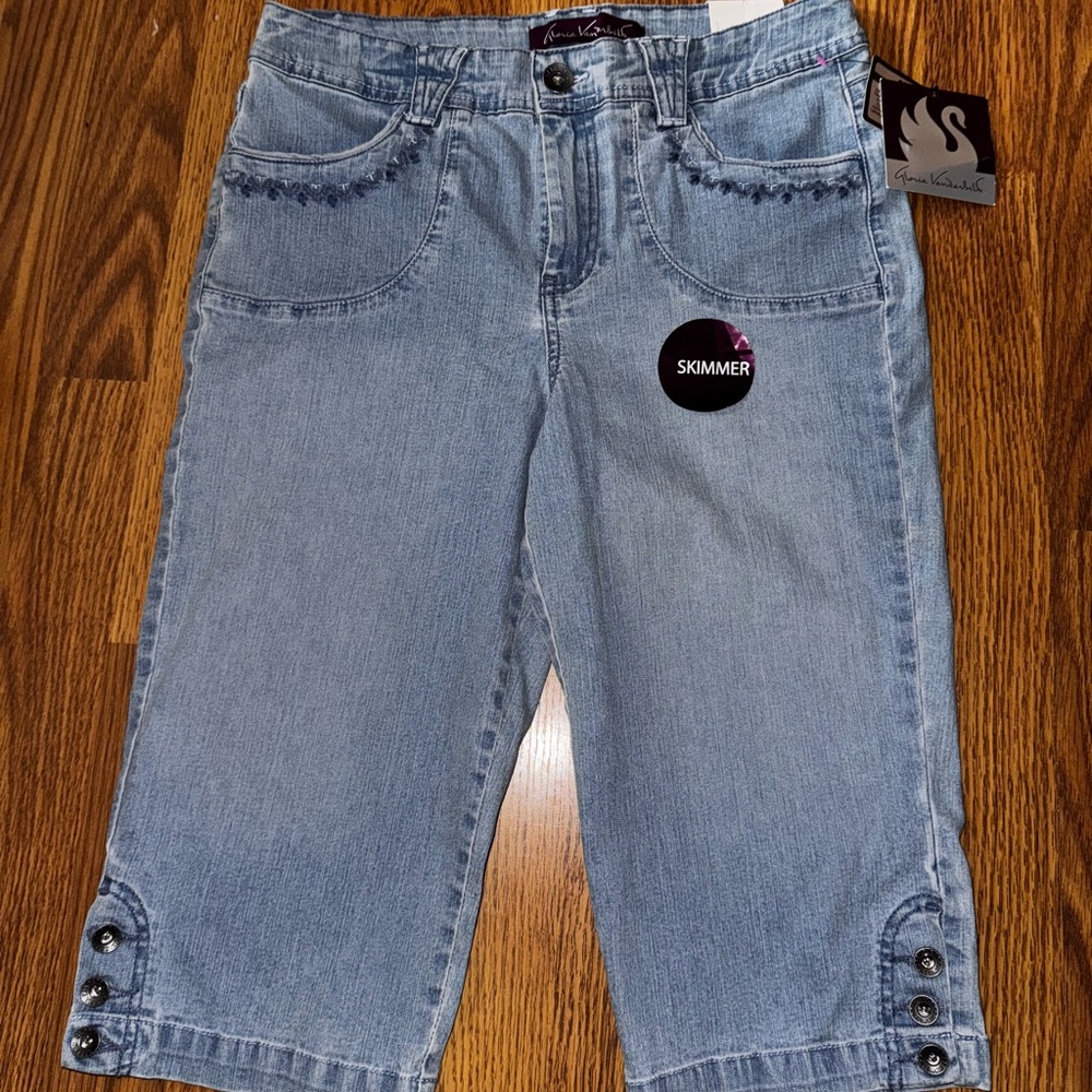 Gloria Vanderbilt Women's Light Blue Jeans size 12